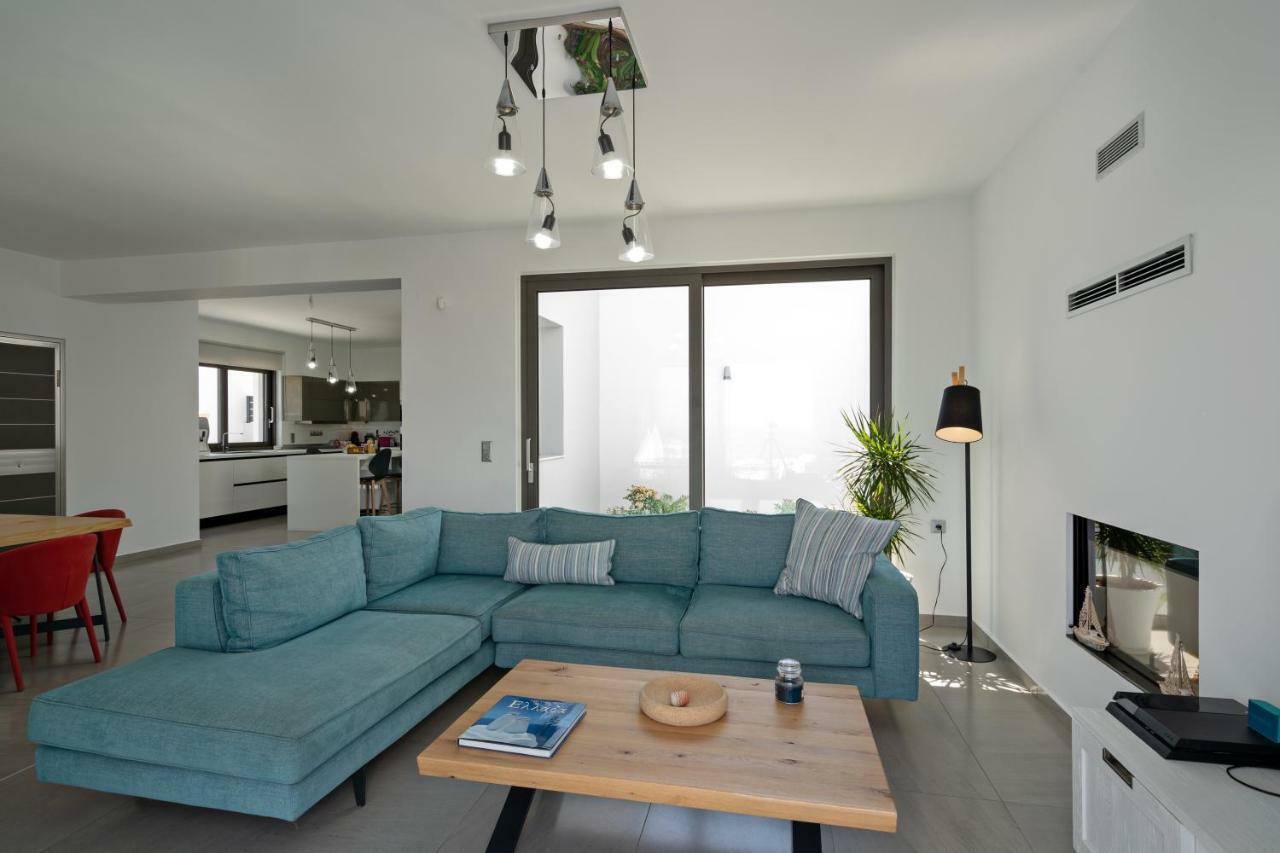 Eolia Iconic Villa, Walking Distance To The Beach, By Thinkvilla Pánormos Esterno foto